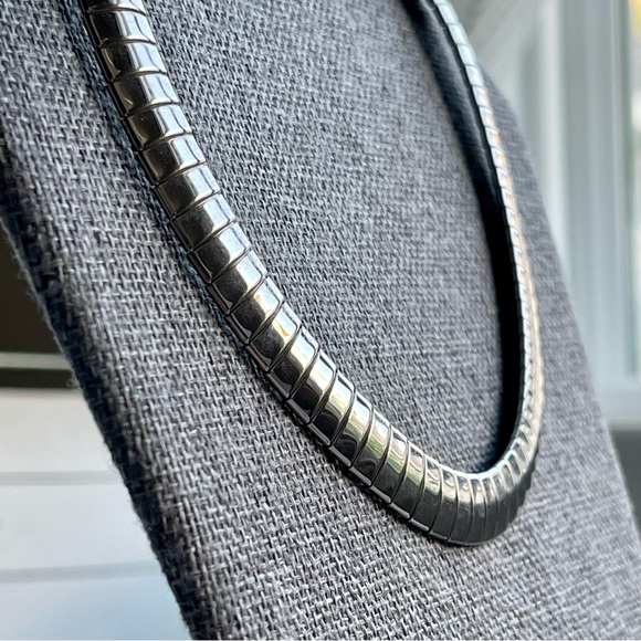 VINTAGE | CHUNKY SILVER TONE OMEGA CHAIN PANEL COLLAR 5.5" Inner Diameter - Picture 6 of 12